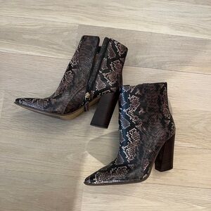 Jennifer Lopez Brown Snakeskin Ankle Boots block heel faux leather booties